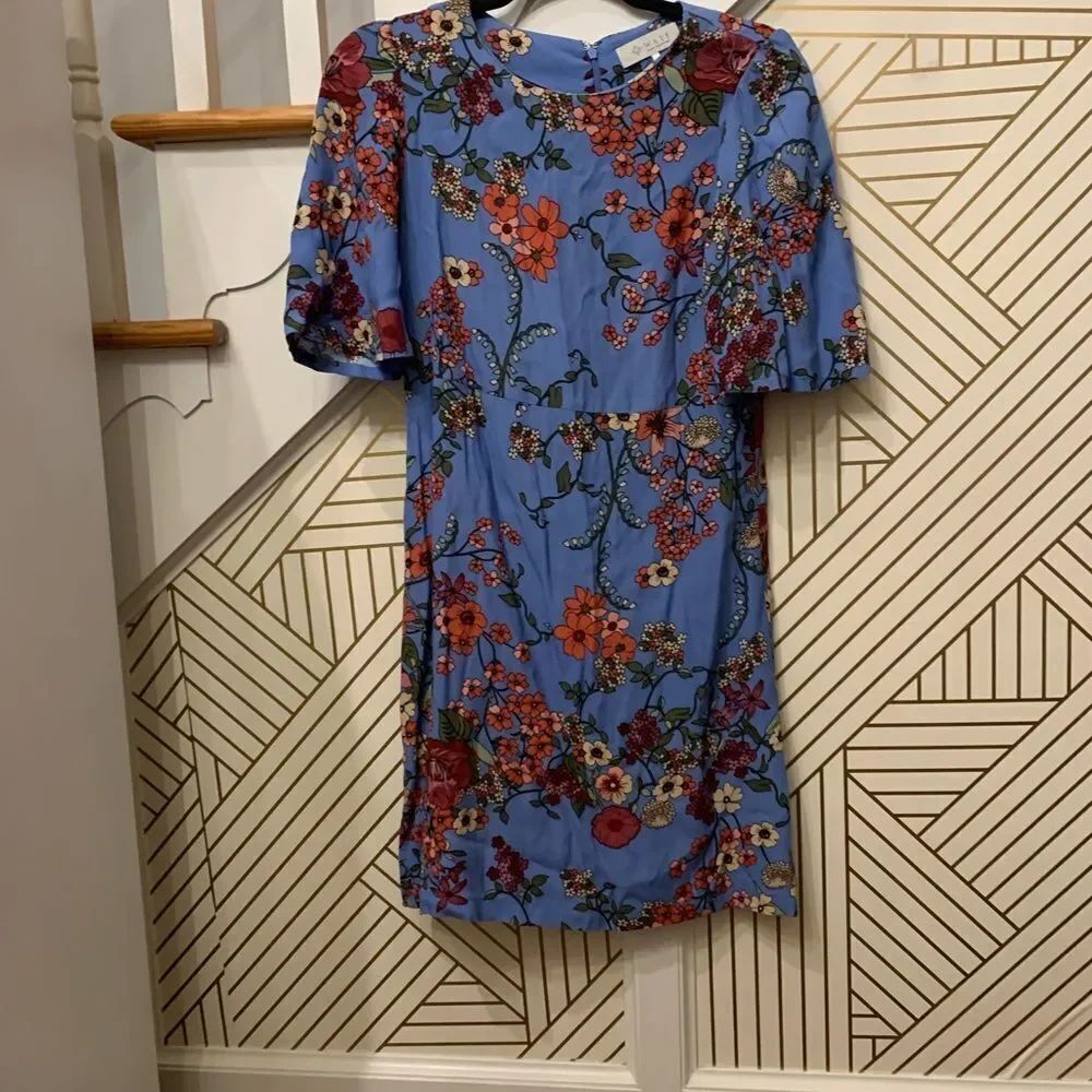 WAYF Floral Short Sleeve Dress
